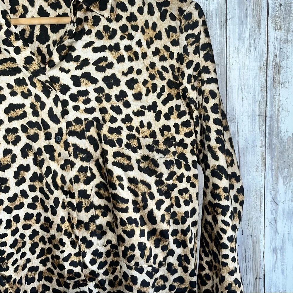 Zara Leopard Print Satin Button Down Blouse Long Sleeve Pocket Top Size S - Picture 3 of 6